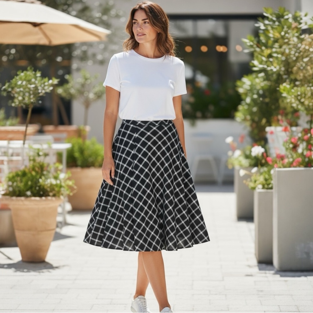 Tahari Arthur S Levine Black and White Windowpane Women's Circle Skirt